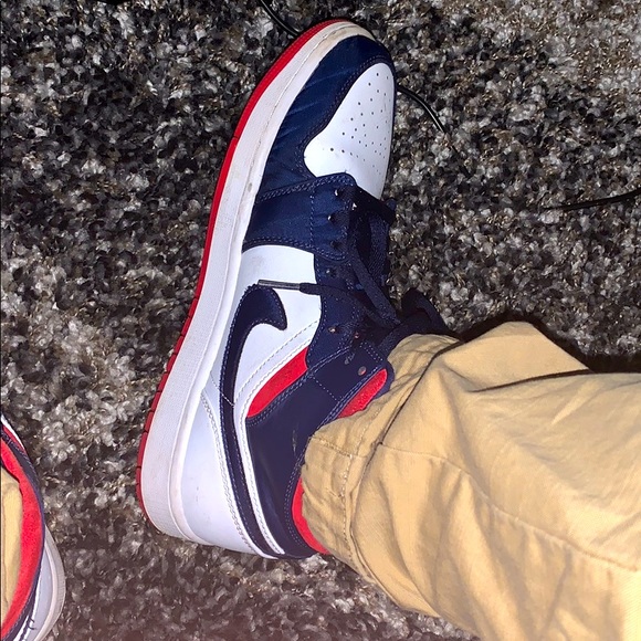 Jordan’s size 9 American - Picture 1 of 6